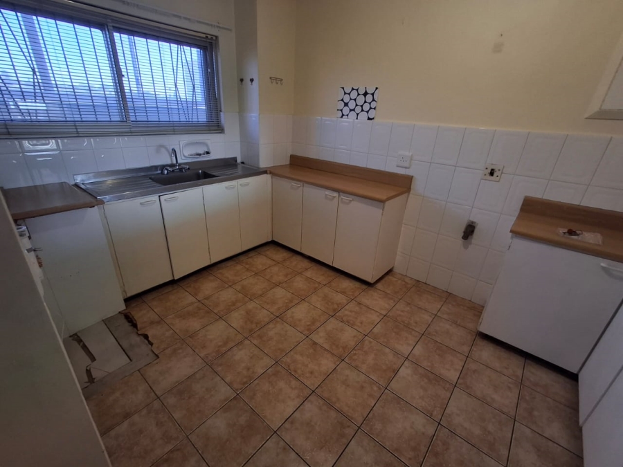 To Let 1 Bedroom Property for Rent in Summerstrand Eastern Cape